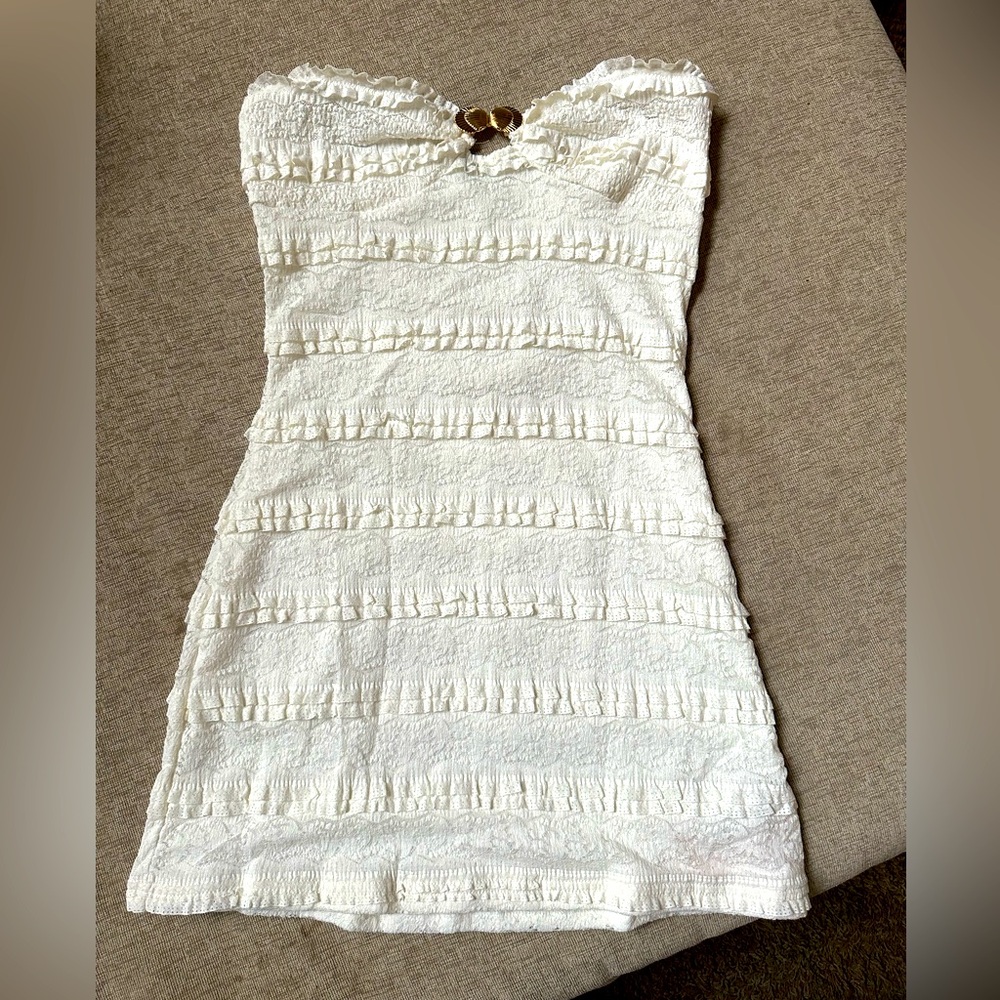 Elegant White Strapless Dress with gold shell clasp size 4 NWT